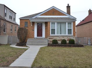 10118 S California Ave, Evergreen Park, IL 60805