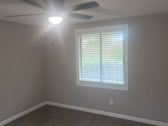 4th image of 37913 Hillside Ln