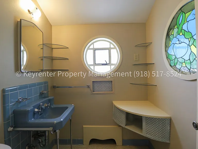1426 E 32nd Pl — Photo 40