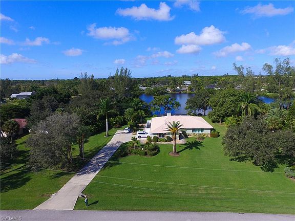 3rd image of 7321 Lake Dr