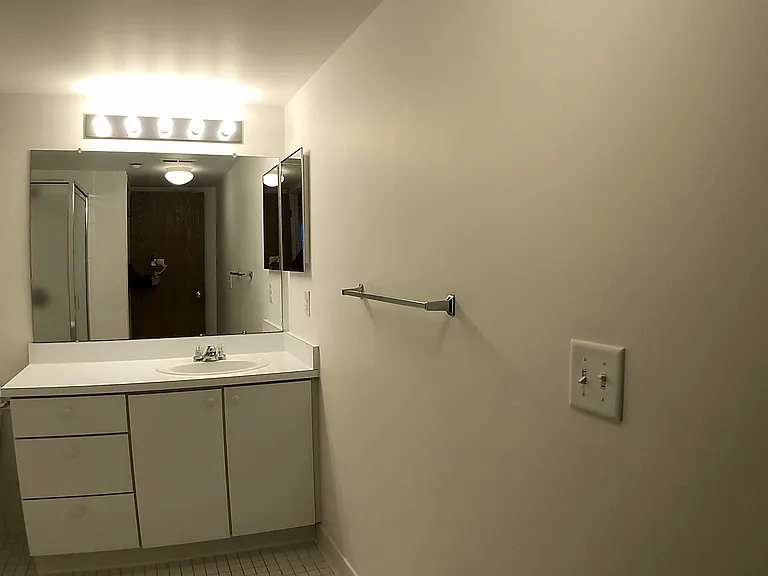 Prentiss Pointe Apartments — Photo 130