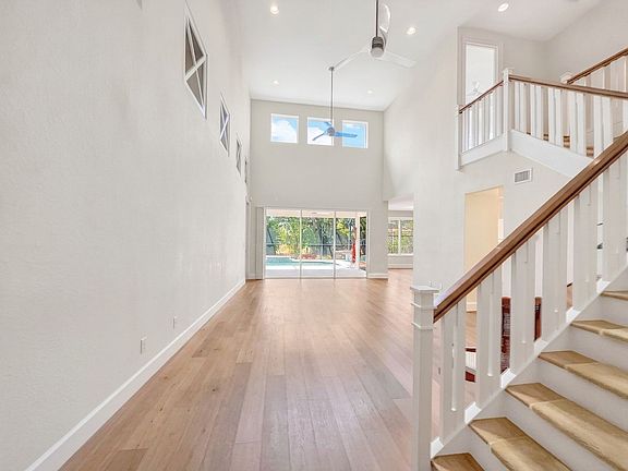 4th image of 6772 Southern Oak Ct