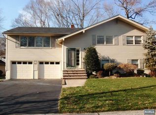 500 Hughes Rd, New Milford, NJ 07646
