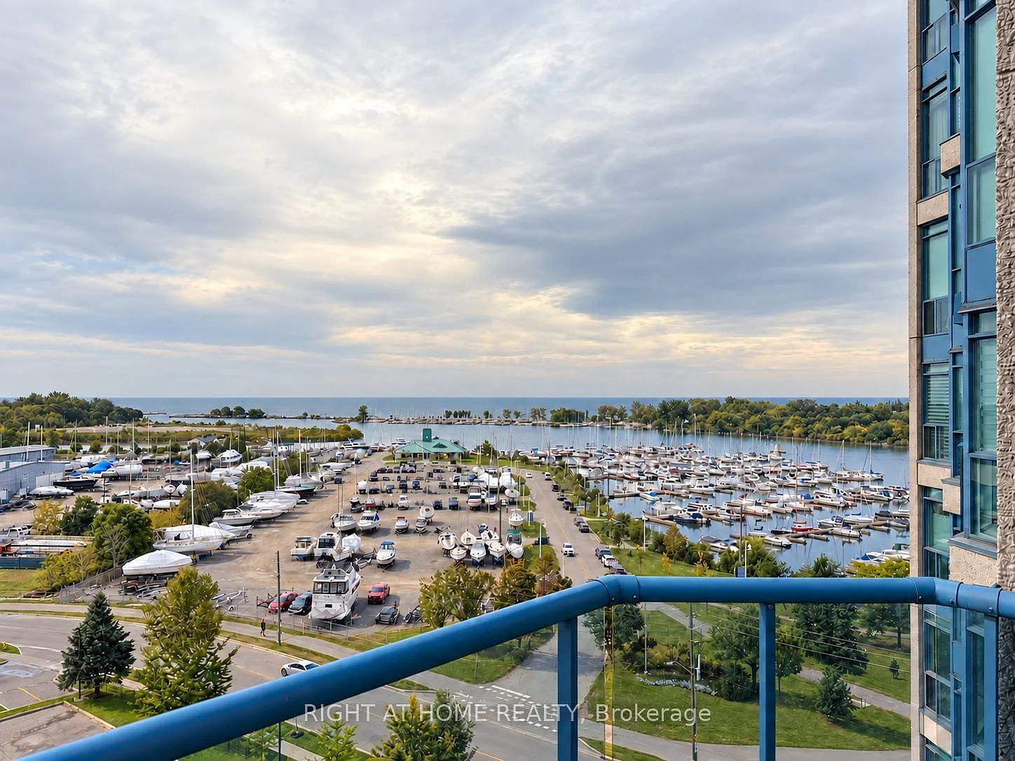 The Yacht Club — Photo 3