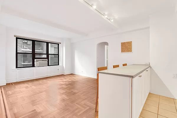 1st image of 225 E 79th St APT 7D