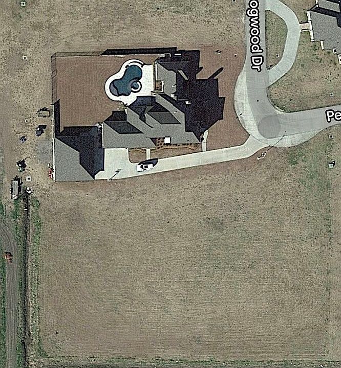 1st image of 403 Dogwood Dr