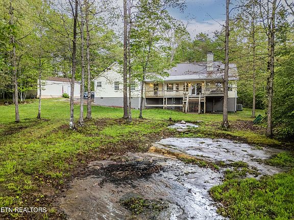 2nd image of 1504 E Overlook Rd