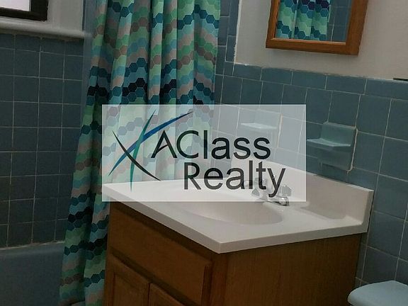 4th image of 2262 35th St APT 1R