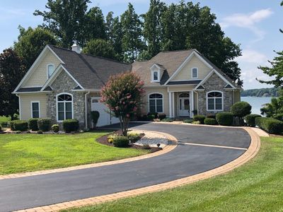 643 Park Way Ave, Moneta, VA, 24121