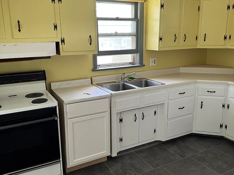 308 Watson Ave — Photo 8