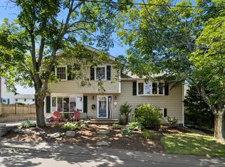 2 Gallows Cir, Salem, MA 01970