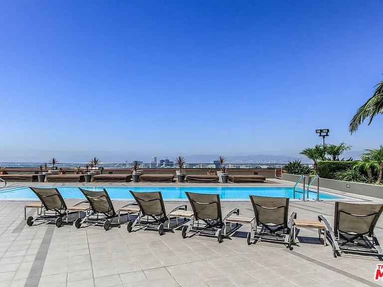 1100 Wilshire Blvd #1805 — Photo 9