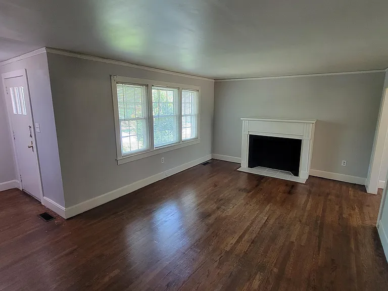 307 Jennings Ave #1 — Photo 3