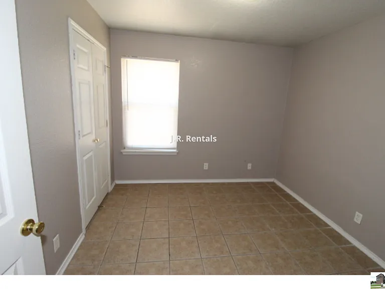 304 Jeff Gordon Dr #A — Photo 13