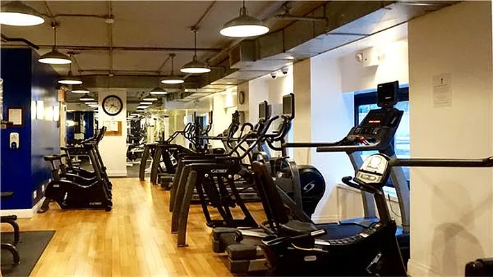 Sold by R New York | media 6