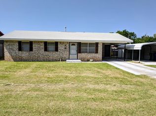 805 Brown Ave, Comanche, OK 73529