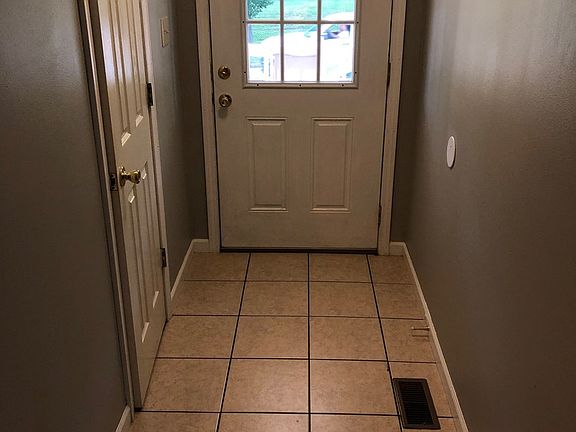 2nd image of 1203 N Lincoln St APT B