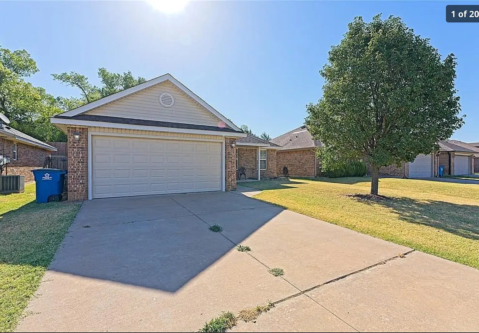 3 bed, 1370 sqft, $1,825 — Photo 1