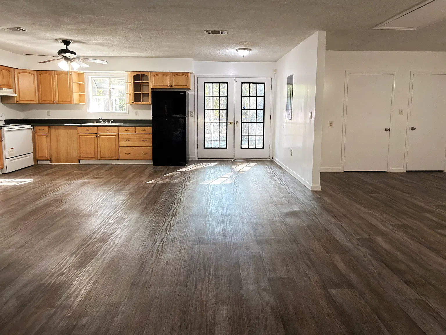 4 bed, 1216 sqft, $1,450 — Photo 2