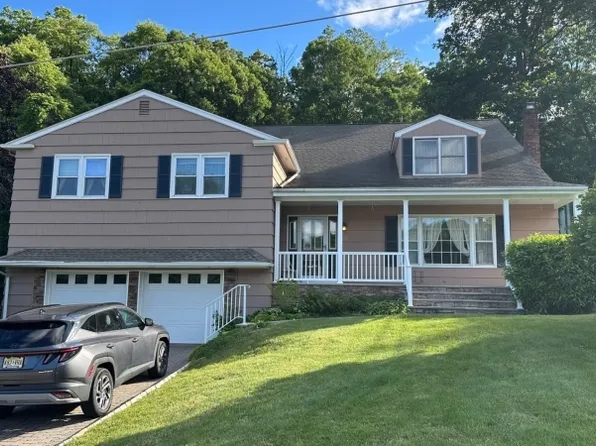 19 Mckinley Dr, Rockaway Boro, NJ 07866