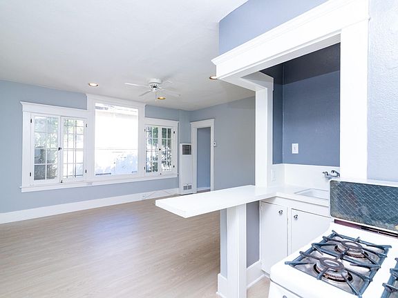 5th image of 1276 N Sweetzer Ave #2