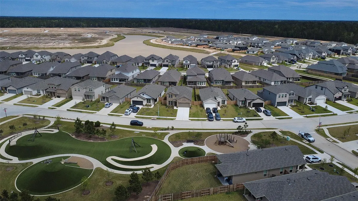 Building Photo - 15369 Dapple Bluff Ln