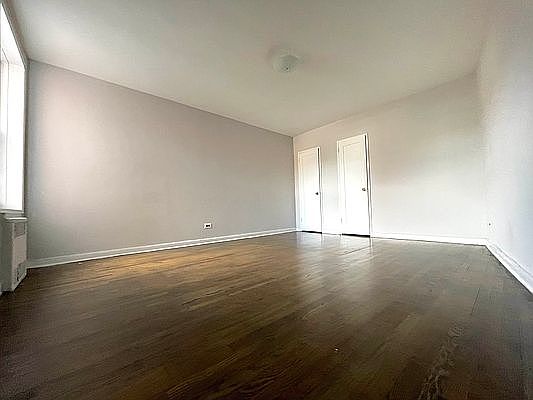 4th image of 2021 E 41st St APT 1H
