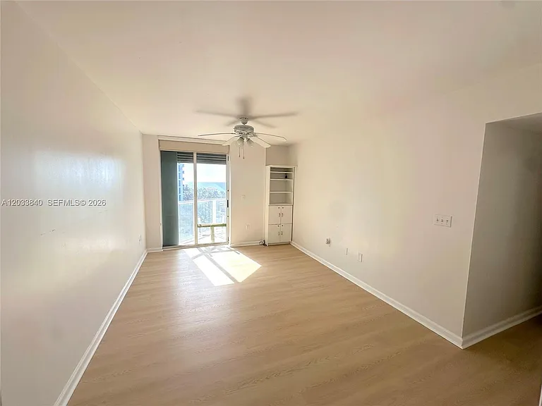 5900 Collins Ave #906 — Photo 9