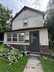 726 Carrie St, Sault Sainte Marie, MI, 49783