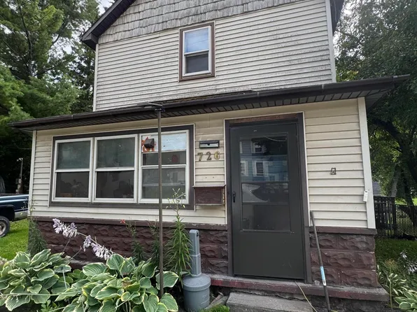 726 Carrie St, Sault Sainte Marie, MI 49783