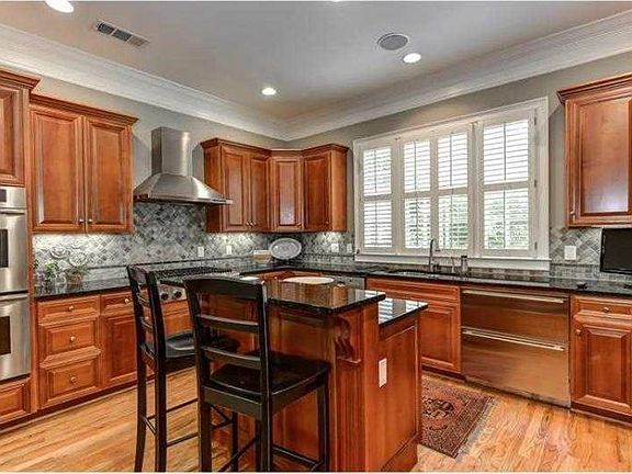 5th image of 3475 Roxboro Rd NE Unit 4