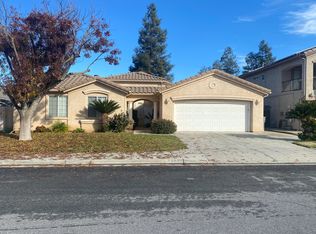 5852 W Cromwell Ave, Fresno, CA 93722