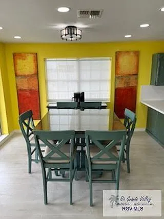 2 bed, 2.0 bath, 1400 sqft, $4,900 — Photo 3