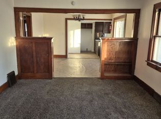 110 Block St, Waterloo, IA 50703