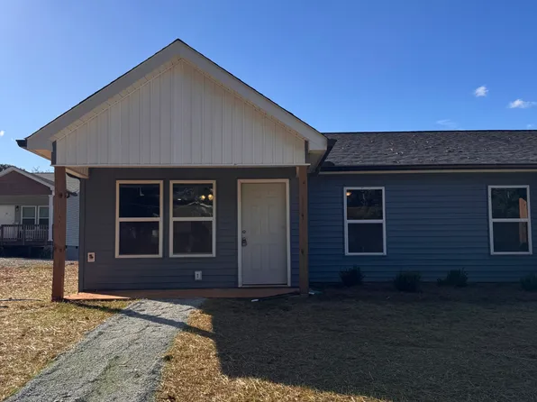 186 Maret St, Hartwell, GA 30643