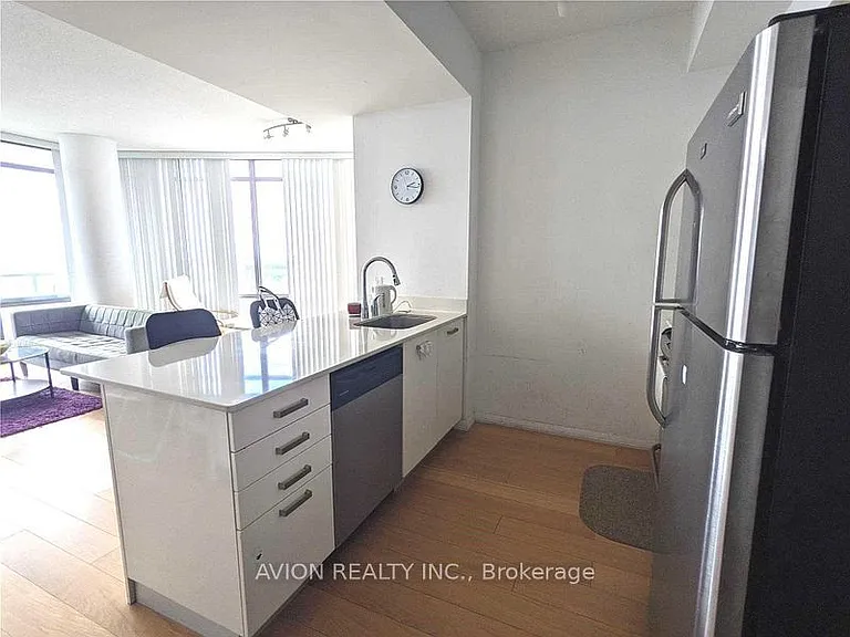 832 Bay St #4503 — Photo 6