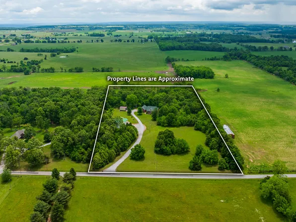 18579 Farm Rd 2010, Aurora, MO 65605