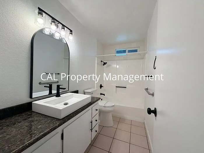 421 Michael Cir — Photo 11