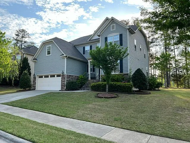 5 bed, 3.5 bath, 2950 sqft, $2,995 — Photo 2