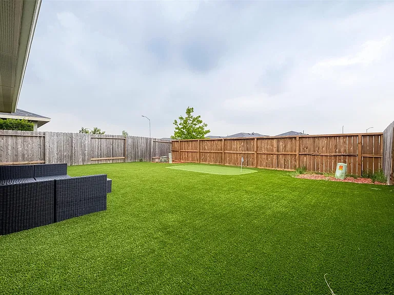 2919 Stamford Hill Ln — Photo 31
