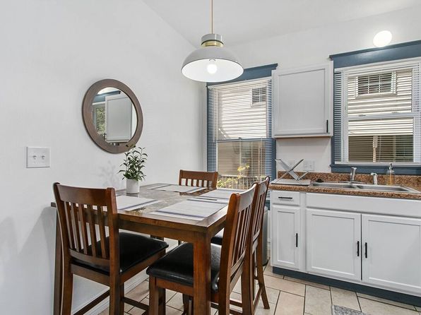 1424 W Walnut St APT A