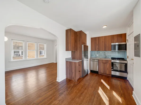 4652 N Milwaukee Ave, Chicago, IL 60630