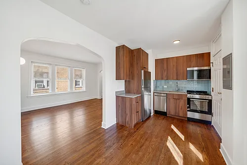4652 N Milwaukee Ave Photo 1