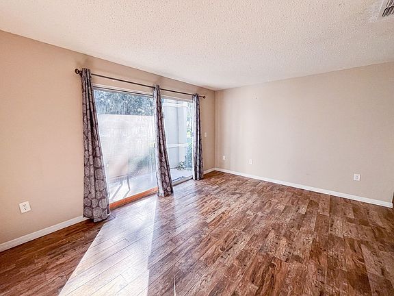 2nd image of 3705 SW 27th St APT 1118