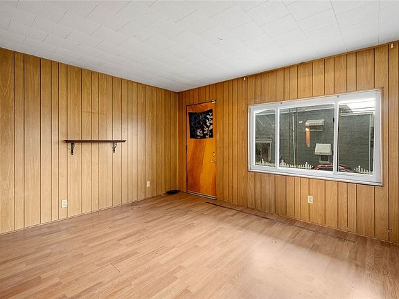 3rd image of 719 Frederick St