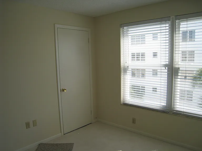 5521 80th St N #403 — Photo 10