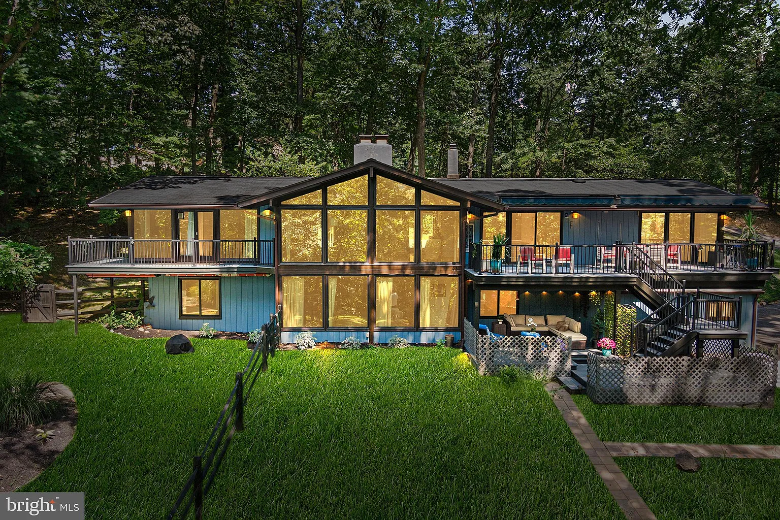 305 Highview Dr photo 1
