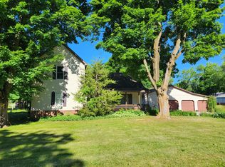 430 S 1st St, Edmore, MI 48829