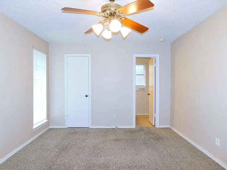 1706 Wisteria St — Photo 13