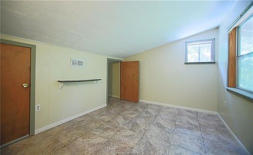 4th image of 704 Gilchrist Ave
